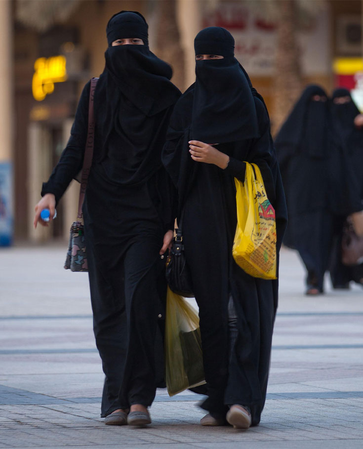 پوشش زنان محلی در عمان